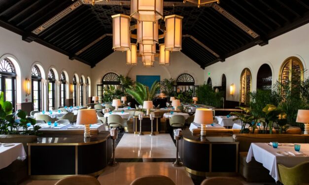 Celebrate Holiday Magic at Four Seasons’ Lido Restaurant at The Surf Club